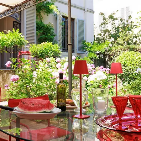Huge With Private Garden Apartment