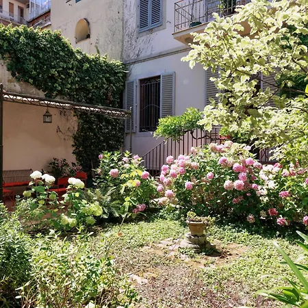 Huge With Private Garden Apartment *