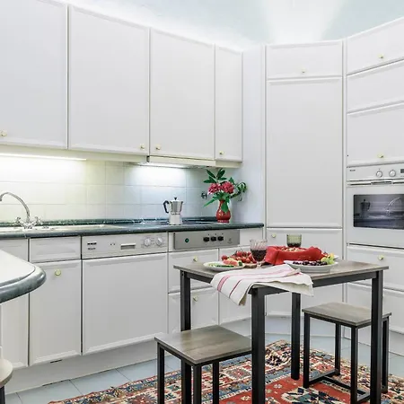 Huge With Private Garden Apartment Florence