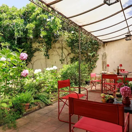 Huge With Private Garden Apartment *