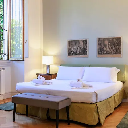 Huge With Private Garden Apartment *