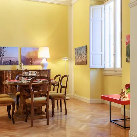 Huge With Private Garden Apartment Florence