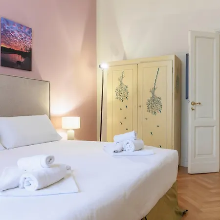 Huge With Private Garden Apartment Florence