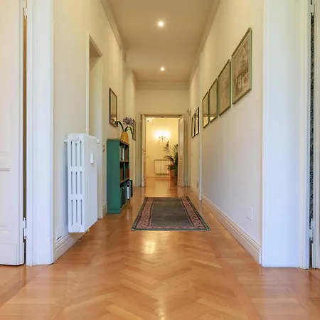 Huge With Private Garden Apartment