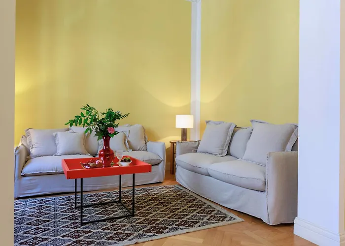 Huge With Private Garden Διαμέρισμα